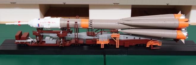 Amazon | 1/150プラスチックモデル ソユーズロケット+搬送列車 1