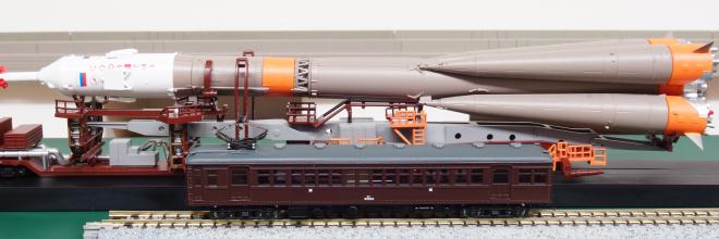 ソユーズロケット＋搬送列車」組み立てました