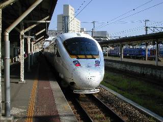 レザー張りのシートが特徴。885系「白いかもめ」